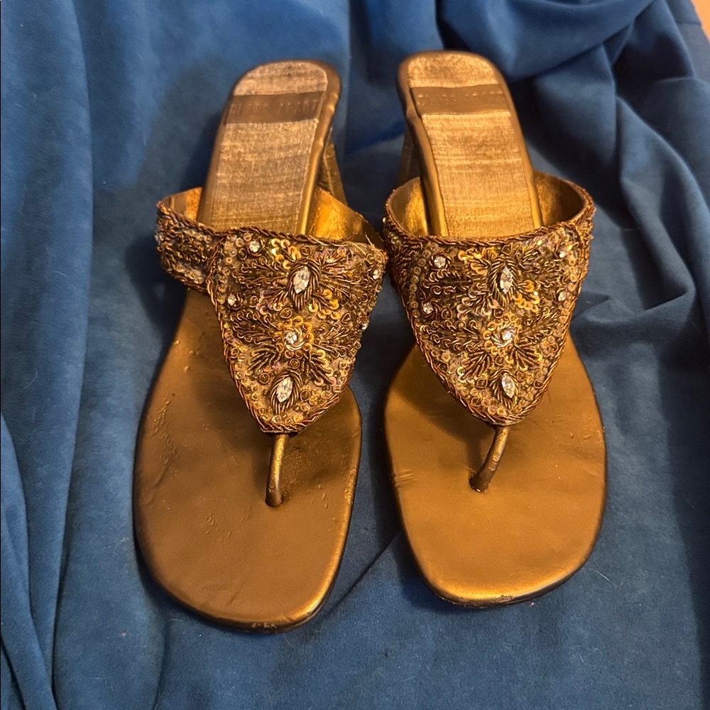 Class Apart size 39 Gold Embellished hand beaded Sandals with short heel